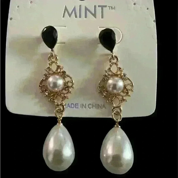 5 pairs of earrings - Picture 2 of 7